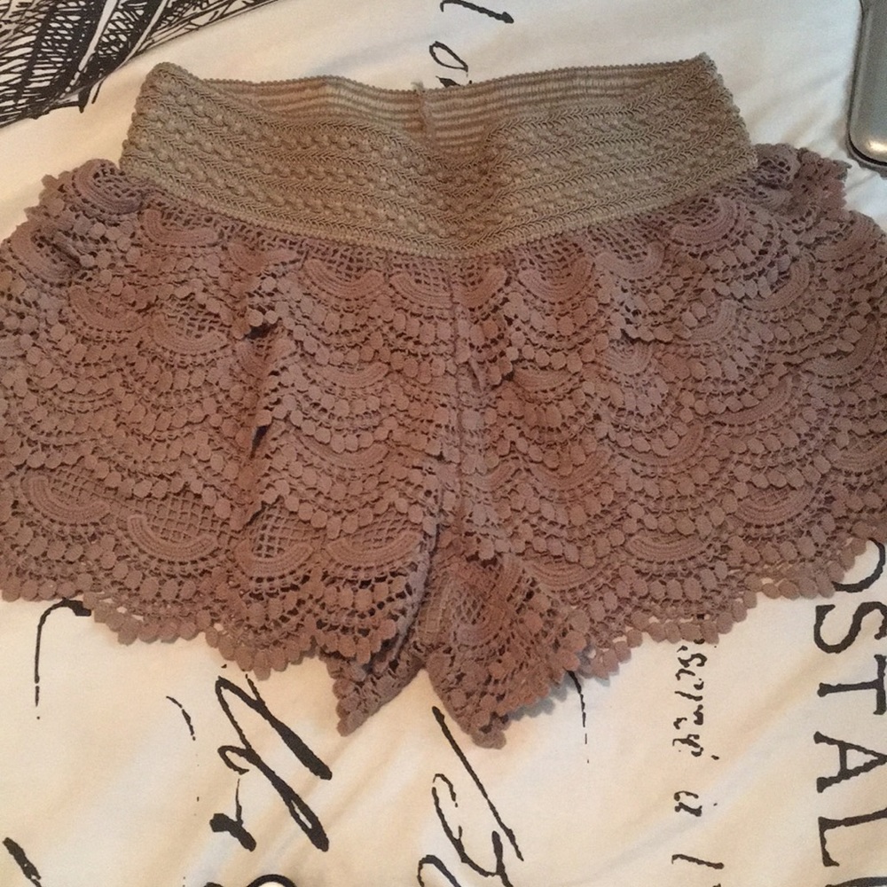 Cute fringe lace shorts!